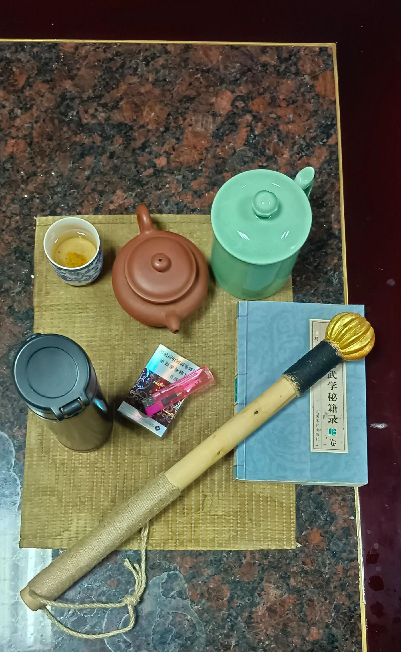 88元网购了一个铁骨朵，给它涂了个颜色，挺好玩的。
铁骨朵，又名朵棒，属于古代骑