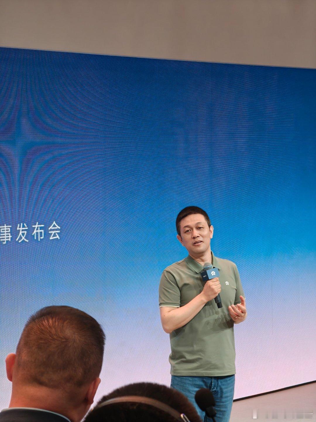 北京车展 偶遇了蔚小理三家车企的掌门人，给人的感觉就是状态都超级棒，永远活力满满