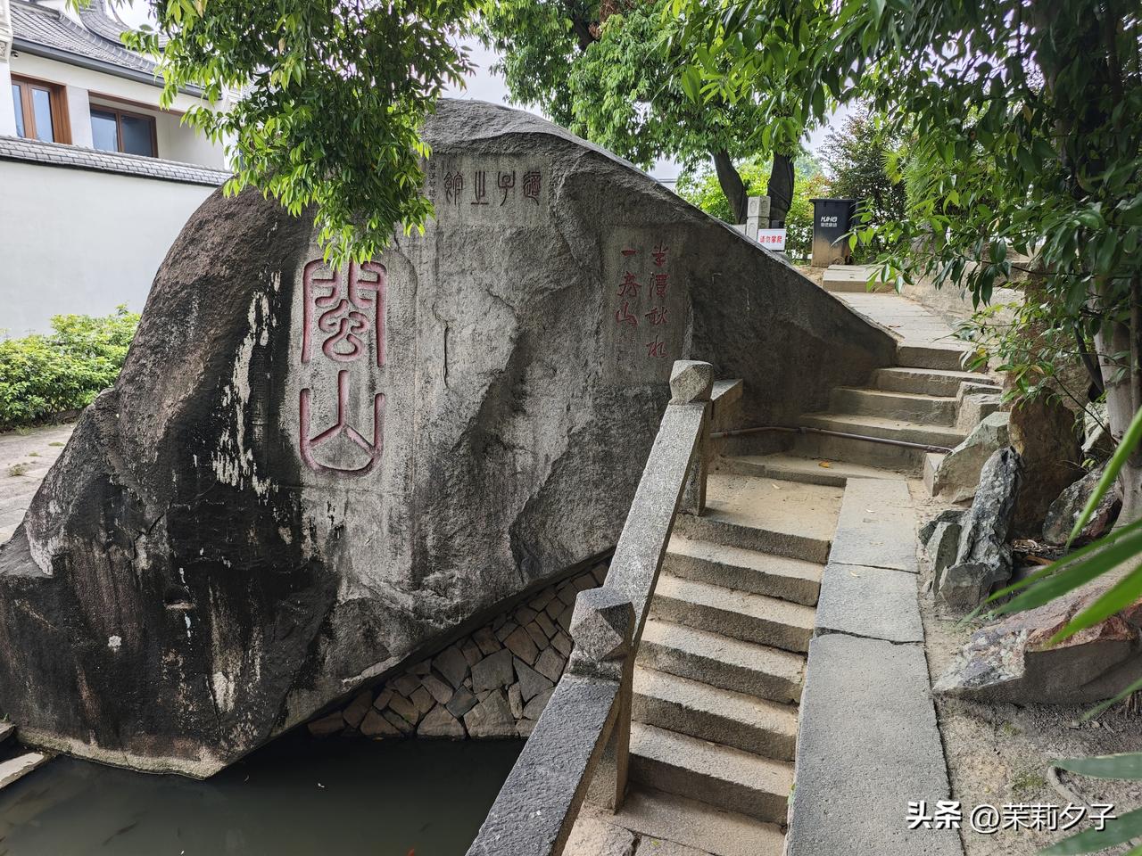 走进三坊七巷，我开启了一场特别的寻访，探寻藏于闹市的闽山遗迹。
福州流传着“三山