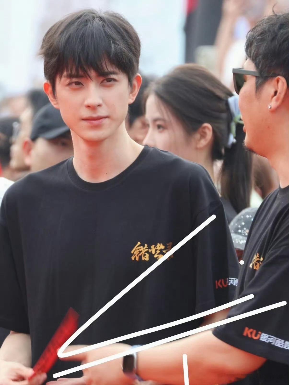 错世录敖瑞鹏主演名字在前错世录敖瑞鹏领衔 敖瑞鹏名字在前！！