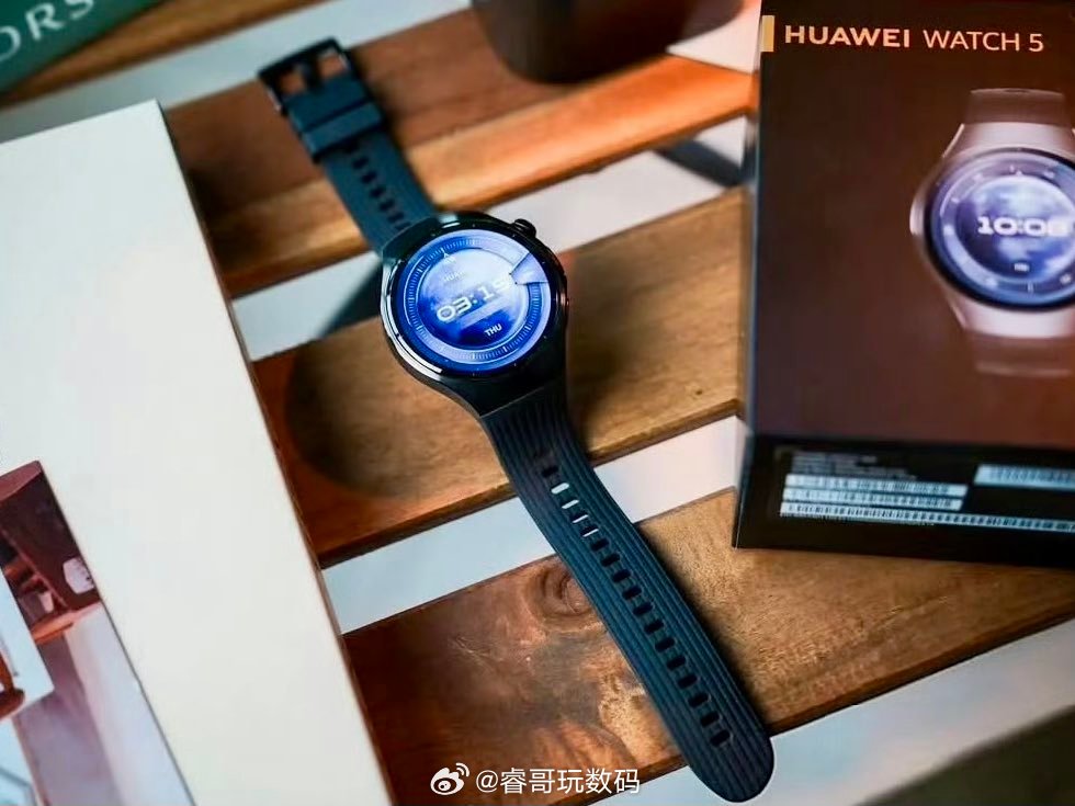 HUAWEI WATCH 5今日在德国柏林发布。首款支持星闪和5G ESIM功能