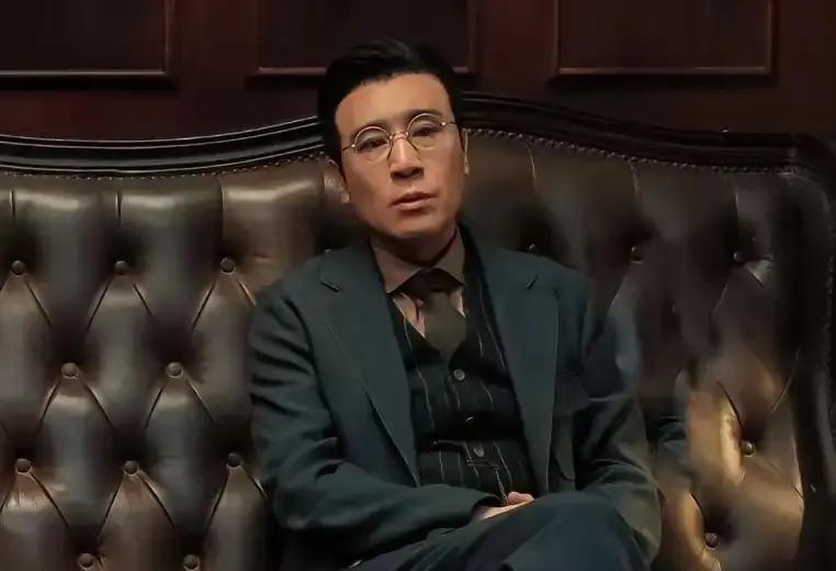 50岁于和伟再封神！这次靠的不是演技
 
央视刚播完《城中之城》，弹幕刷屏：叔圈