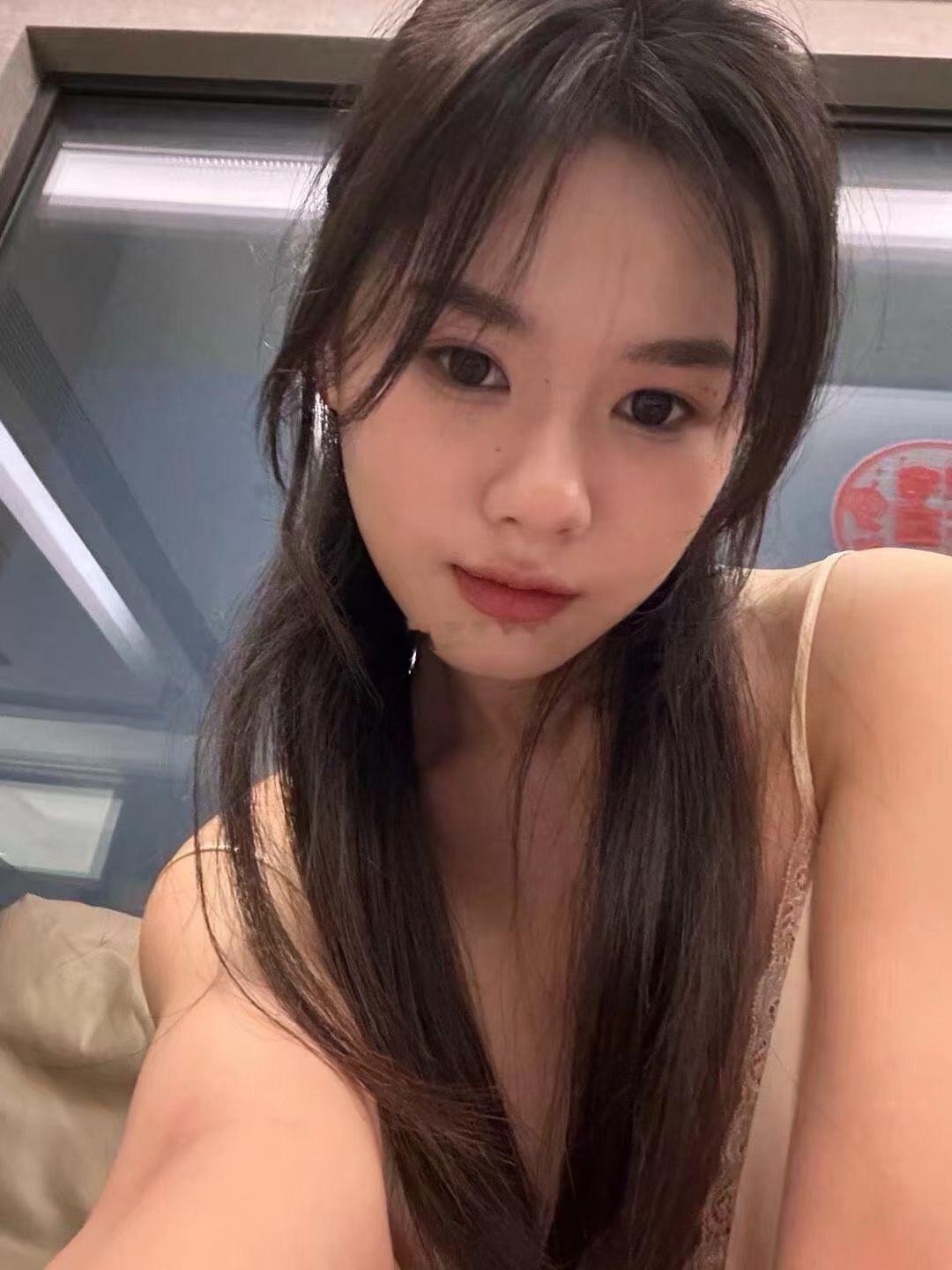 性别：女籍贯：广西目前所在地：贺州年龄：24身高：160体重：44kg工作：医院