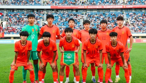 太提气！赵松源双响，U17国足2-0阿森纳U17。这名1米94的中锋再次证明自己