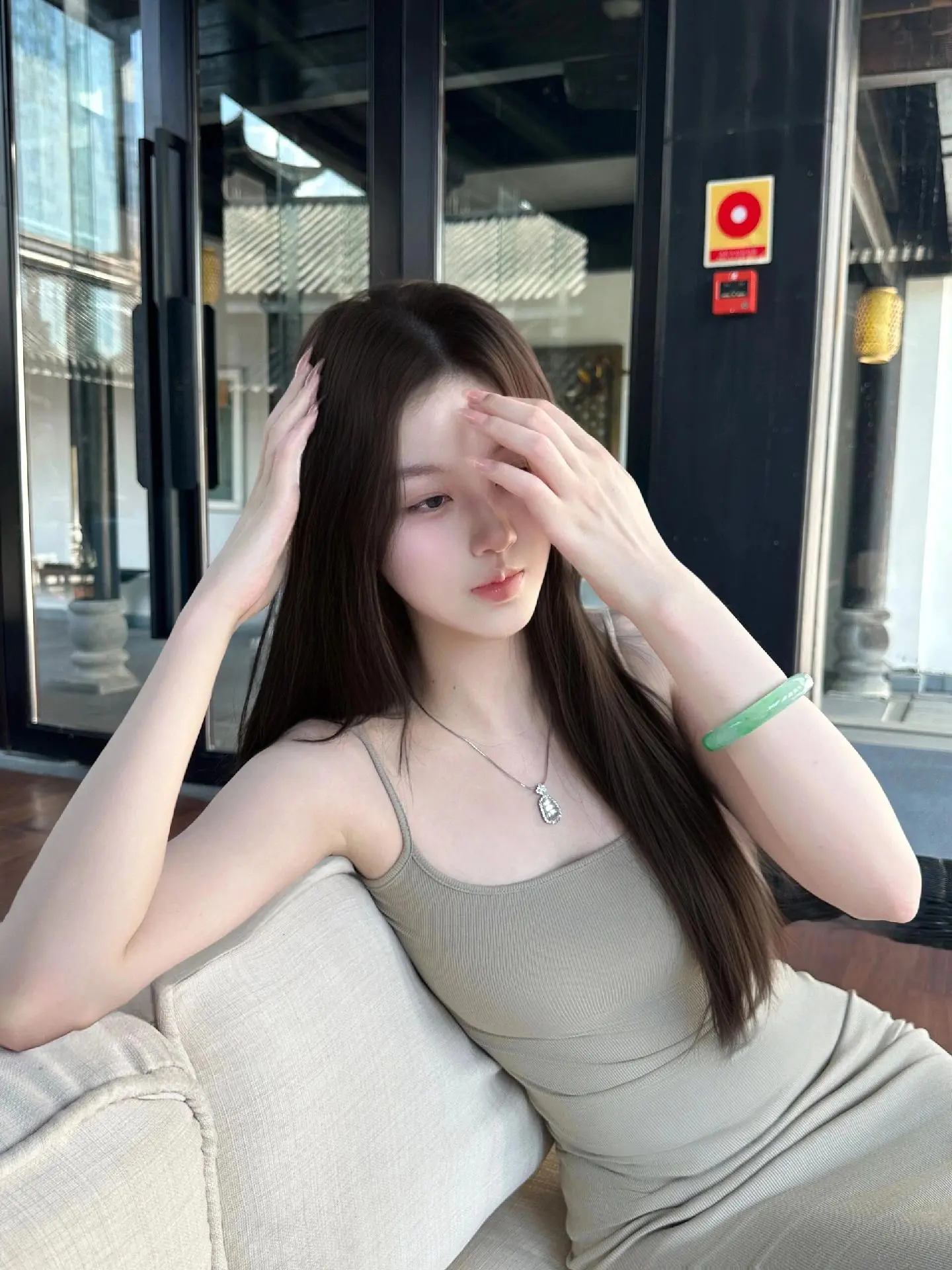 一个人如果喜欢上你能把你装在心里，不是你年不年轻好不好看，而是你给了这...