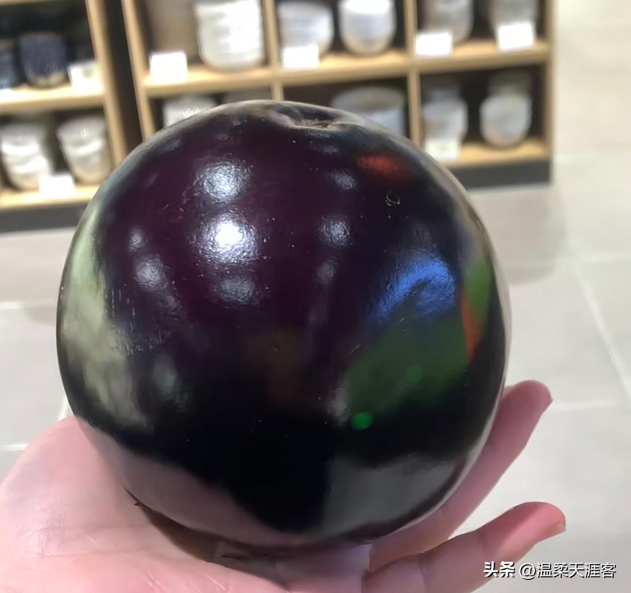 咱明人不说暗话，
在我眼里它就是一颗大号车厘子！
今天朋友圈文案我都想好了，就说