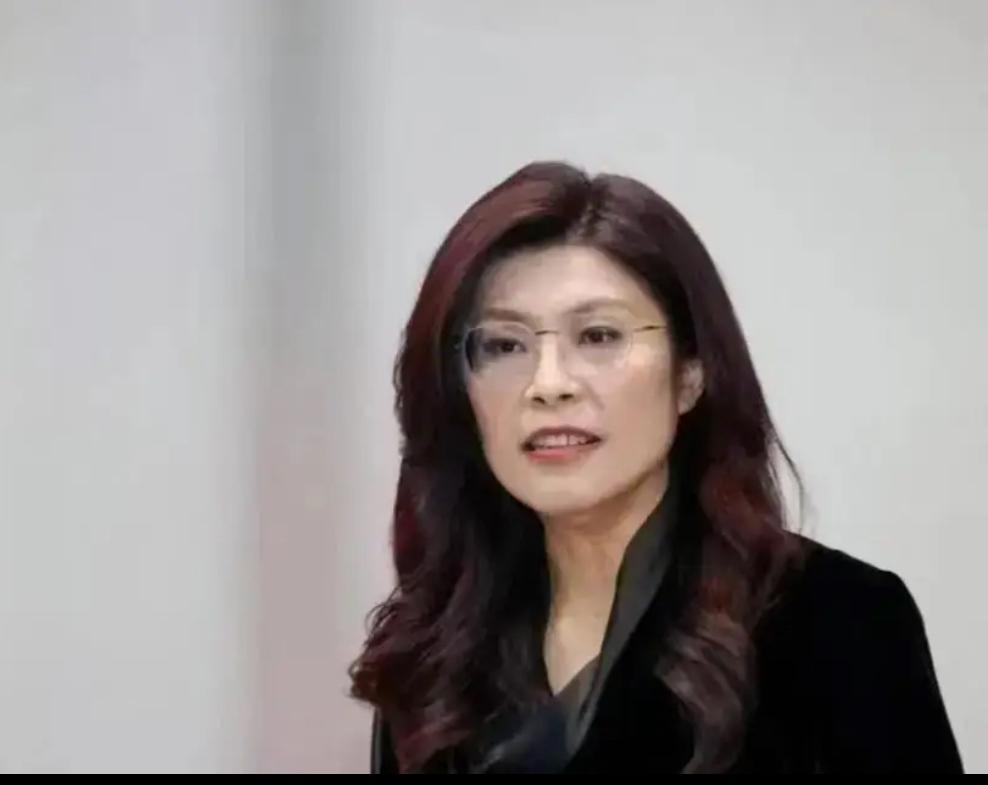 郑丽文直接掀桌不演了，对着马英九、洪秀柱、朱立伦三大元老疯狂开轰：你们把国民党打