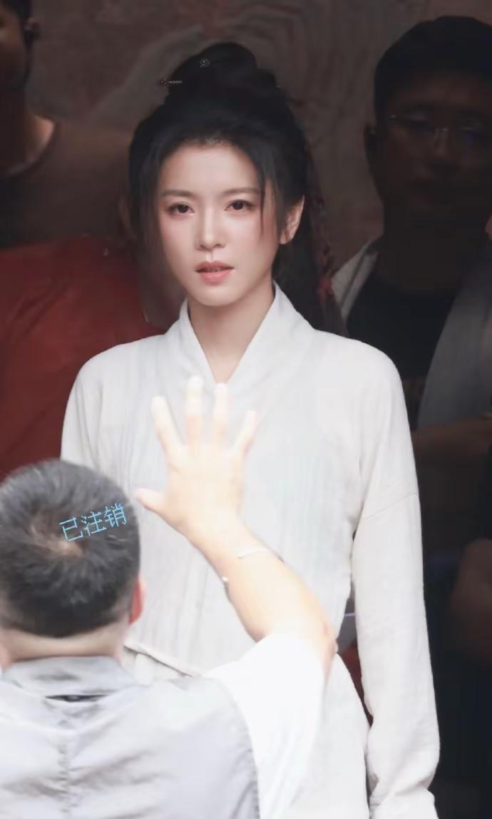这位女侠看着好欲啊～李云霄 路透 古装美人