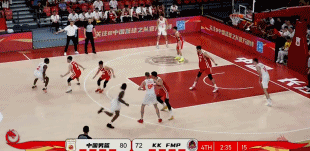 内线徐昕实际还难胜任中国男篮
目前看到赞美徐昕的真不少，实际他速度慢，站位差，对