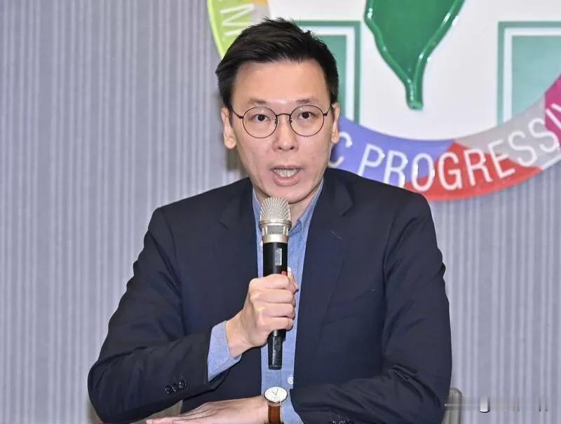 林飞帆被揭露召妓

台安全机构副秘书长林飞帆8日深夜在个人社交平台发文表示，被人