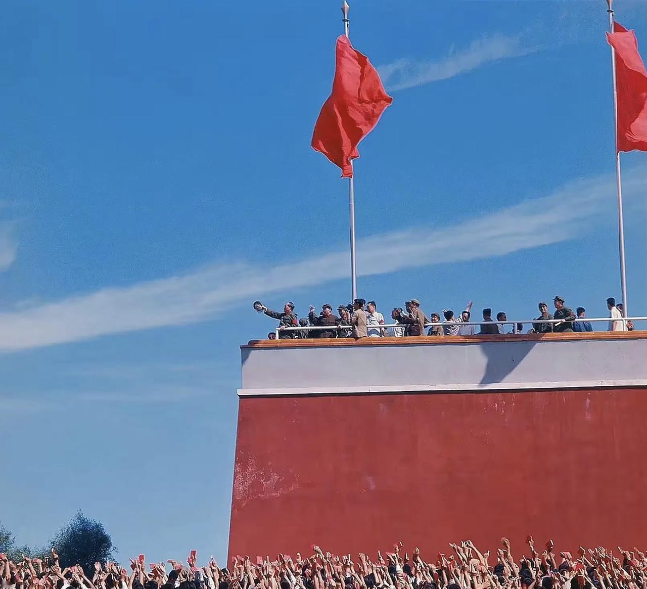 民族凝聚力 红色旗帜飘扬 人民 信仰的旗帜高高飘扬