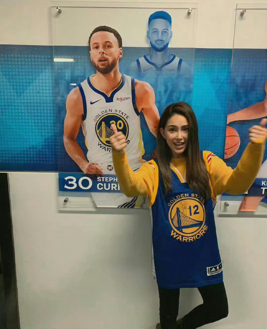 昆凌 库里小迷妹[心] ​​​