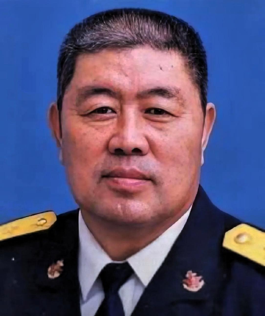 刷新闻看到个讣告，心里挺不是滋味的。南海舰队原司令员王永国离世了。现在的热搜，某