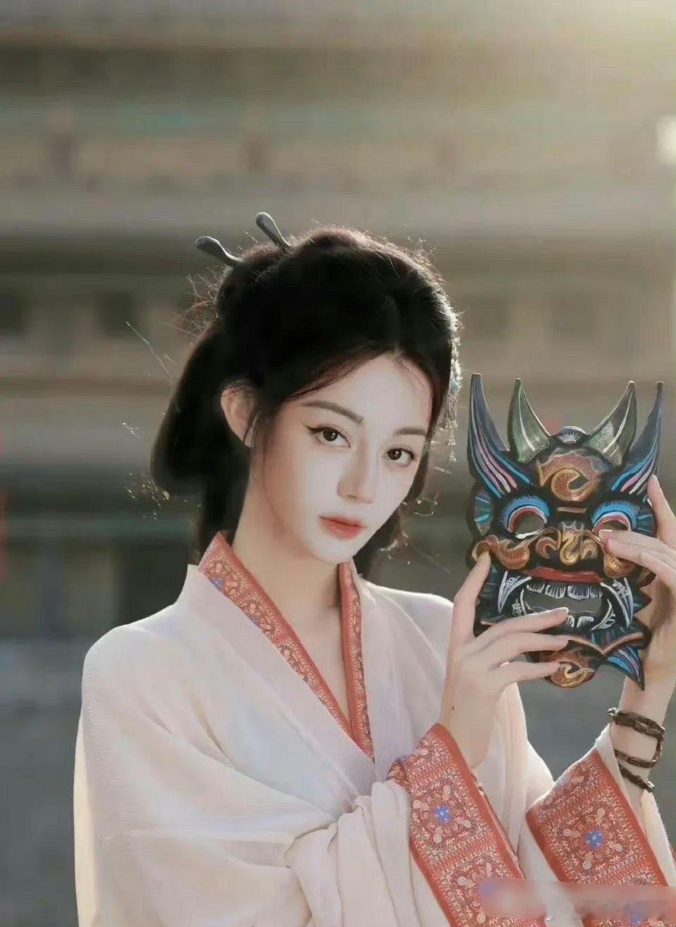 慕胥辞里面迪丽热巴的妆造太可以了啊[求关注][求关注]海报有种似真似幻的诶[春游