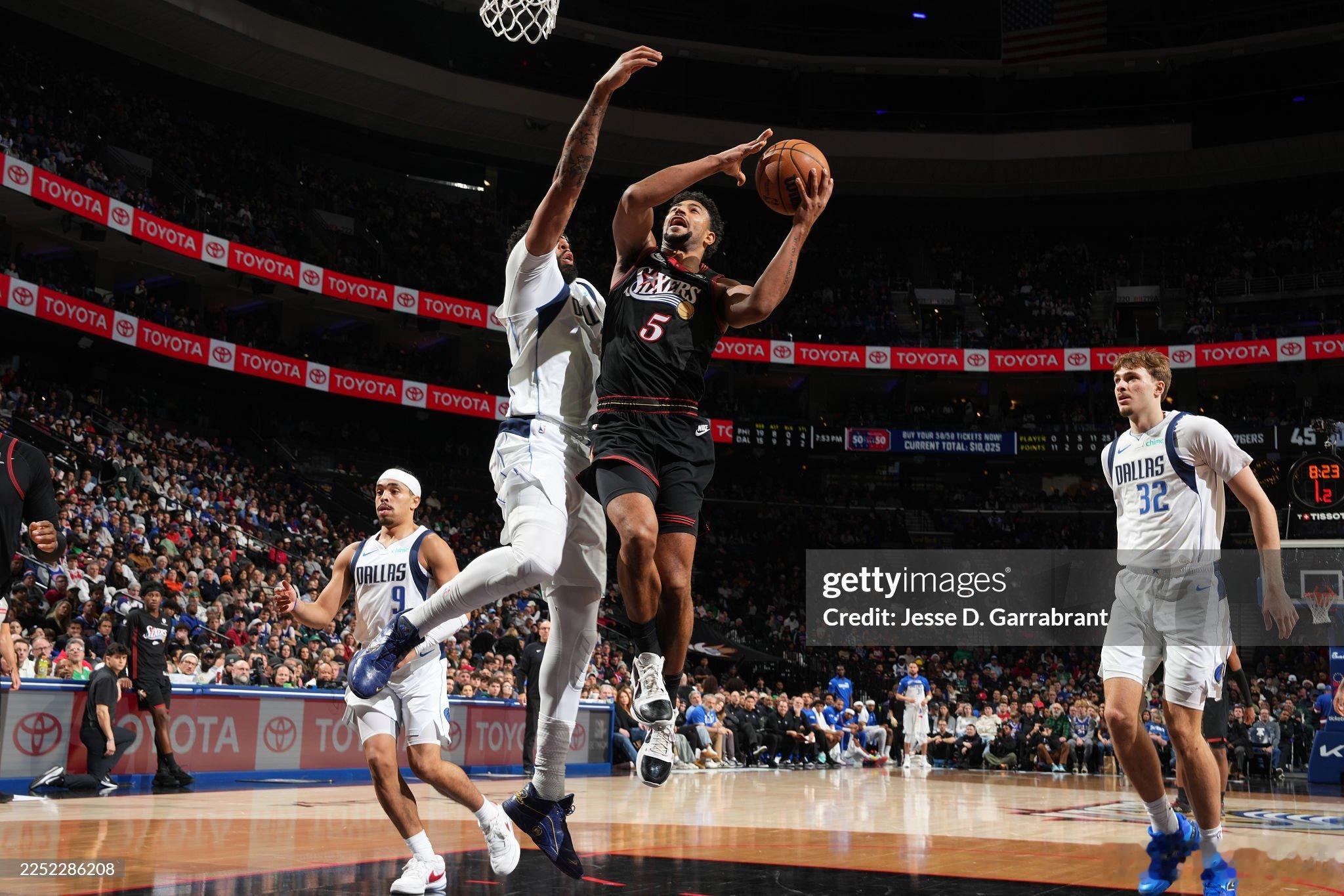 MFFL 来自Shams的消息。格莱姆斯￼与湖人完成签约，4年6000万，最后一