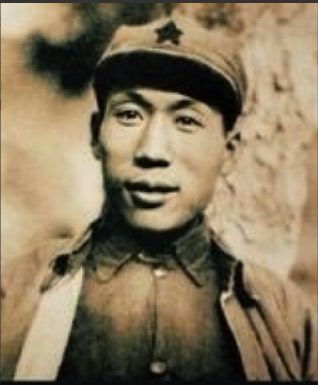 1945年，300多日军被俘，一少佐竟敢指着伍修权腰间讨要手枪，伍修权二话不说直