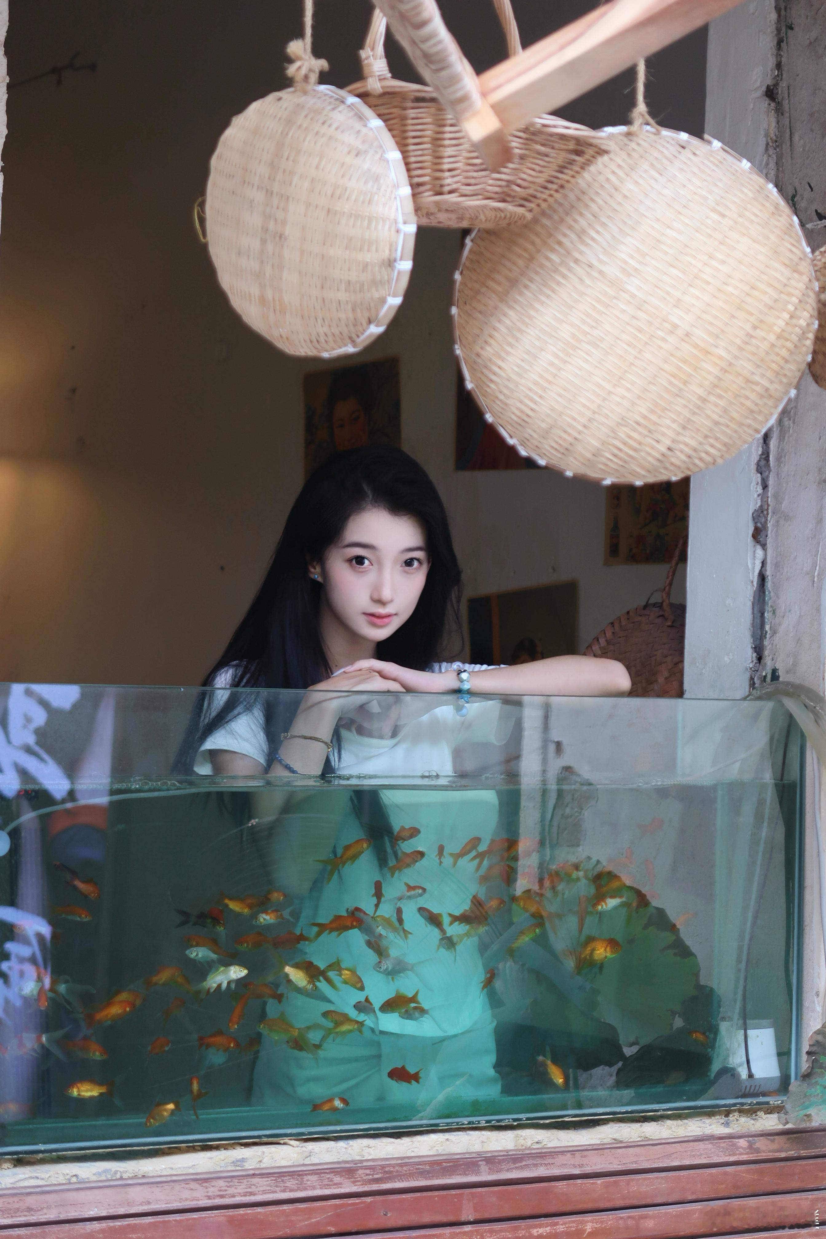 和梁老师半年没见了还是很亲切 就是好久不见来坐坐 梁老师随手帮我拍都超级超级好看