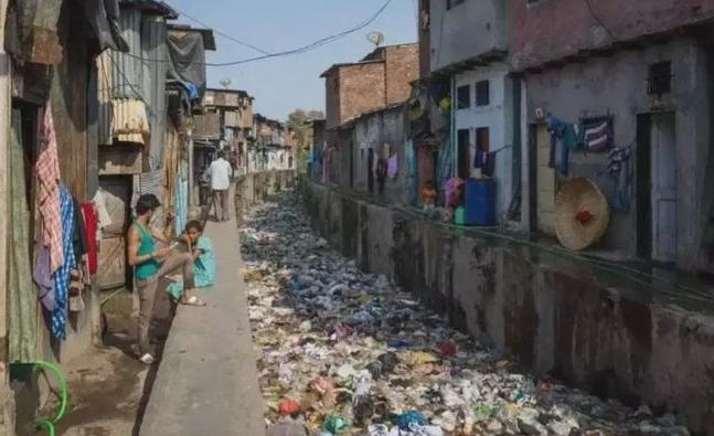 为什么说印度是地球肛门？印度究竟有多脏？最直观的表现就是印度是全球最大的露天厕所