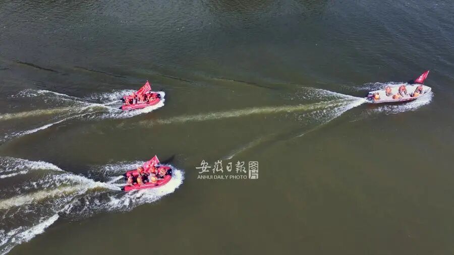 #大暴雨来了我们怎么办#【安徽时评 | 大暴雨来了，我们怎么办】今年入汛以来，全