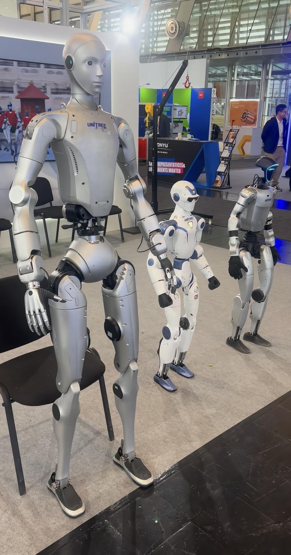 机器人无疑是汉诺威工业展亮点，中国制造，中国宇树。拳师犬德虽然号称国德陆军欧洲最