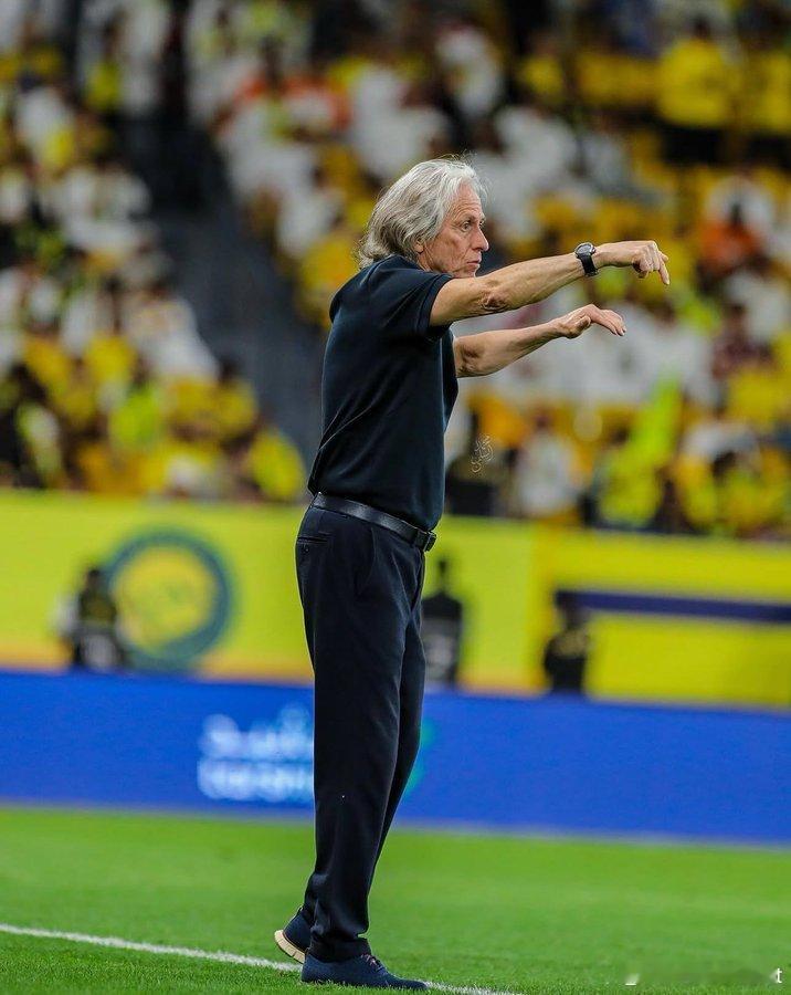 C罗和利雅得 据奥卡兹利雅得胜利和热苏斯正在谈续约。 