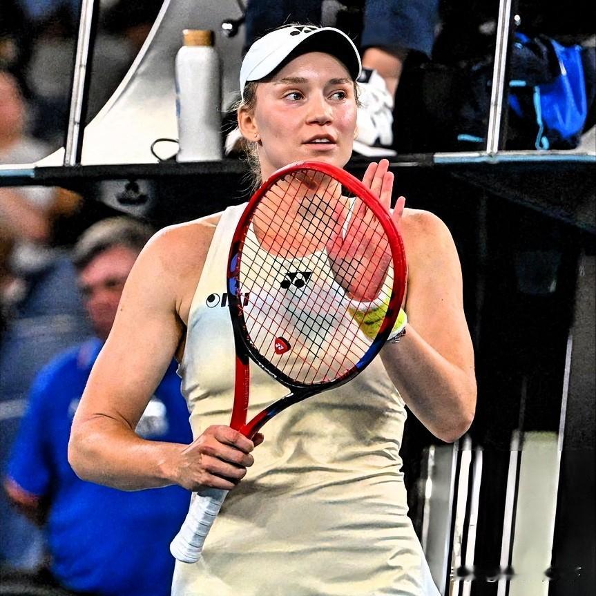 莱巴金娜2:0横扫斯瓦泰克，以八连胜世界前十的惊艳成绩，晋级2026澳网半决赛，