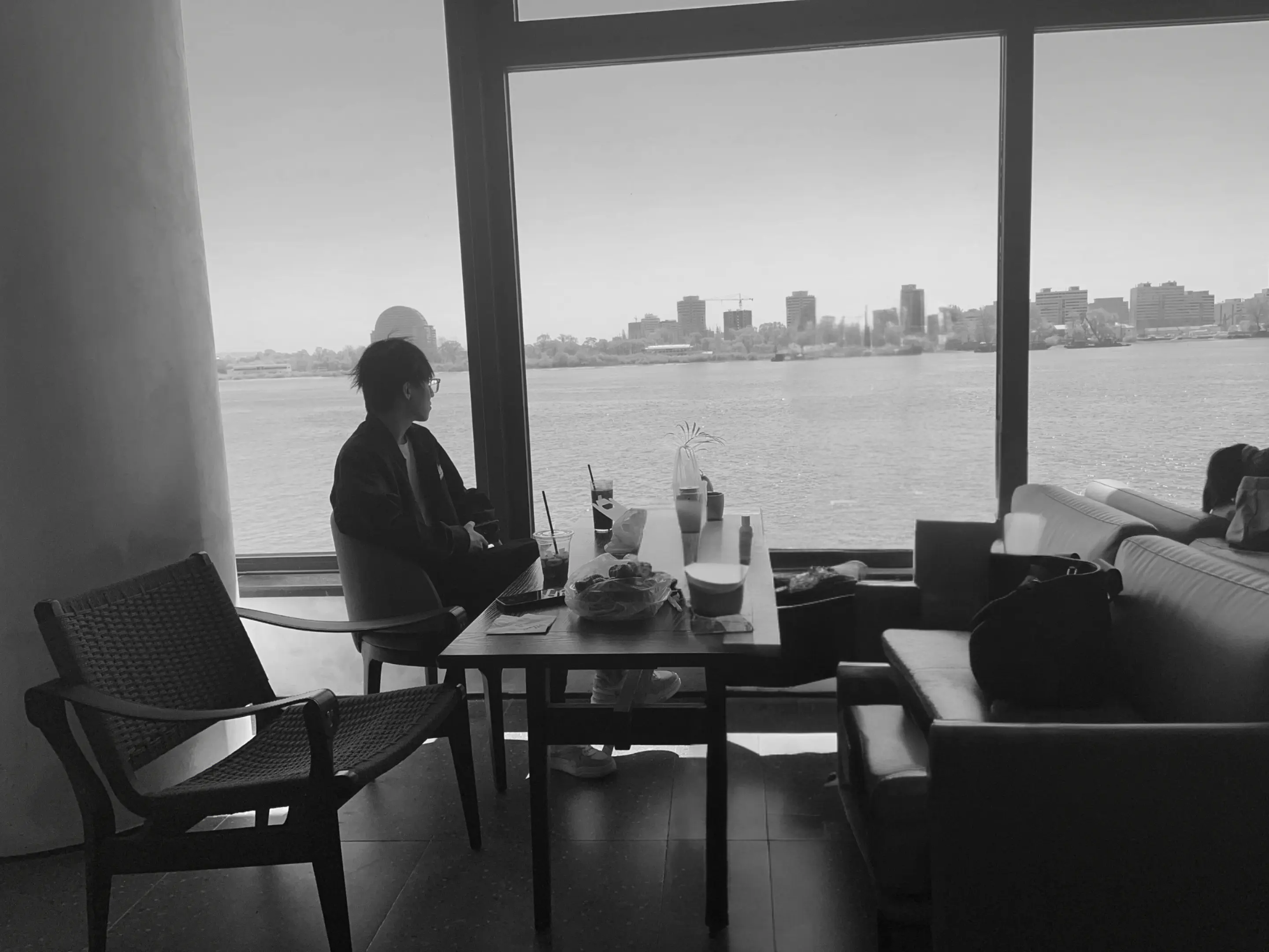生活总会给你答案，但不会马上把一切都告诉你…