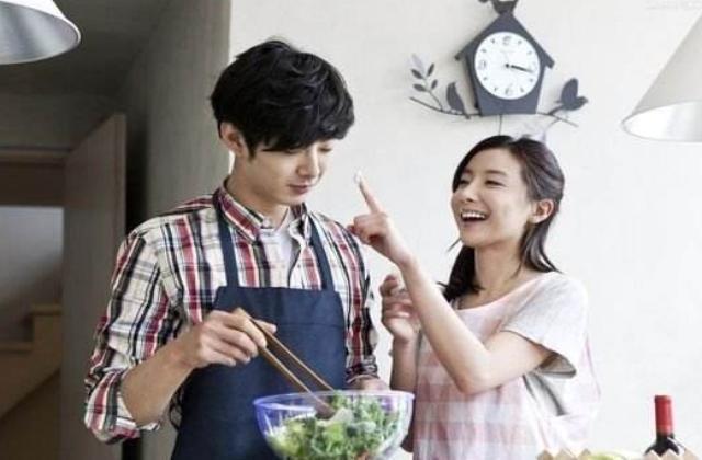 夫妻之间准到吓人的10条魔鬼定律：

1. 买东西定律：男人买回来的东西，多半是
