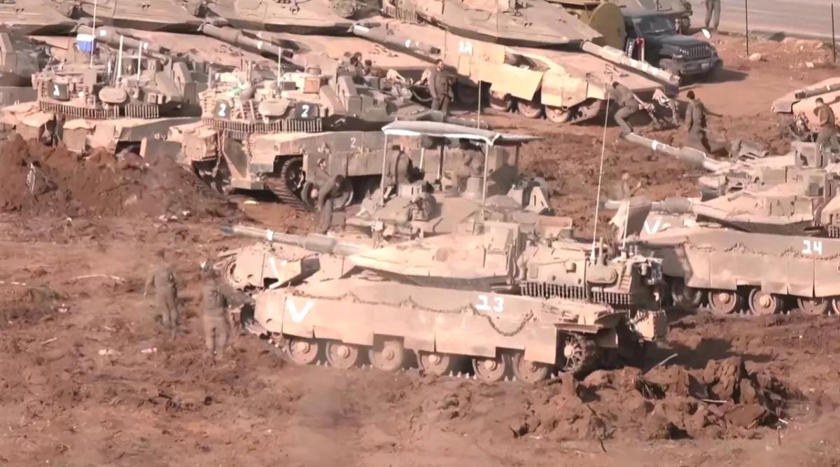 《费加罗报》报道，当地时间14日，法国总统马克龙表示，巴黎正在密切关注黎巴嫩局势