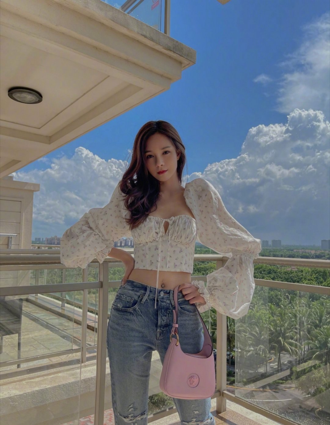 沈梦辰科普奢侈品尾单货都是假的沈梦辰在线揭秘奢侈品尾单真相，市面上的尾单货都是仿