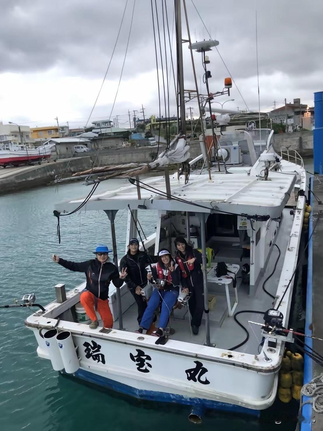 这艘破船又来了！

中国海警今天通报称，日本的“瑞宝丸”号渔船当日非法闯入了中国