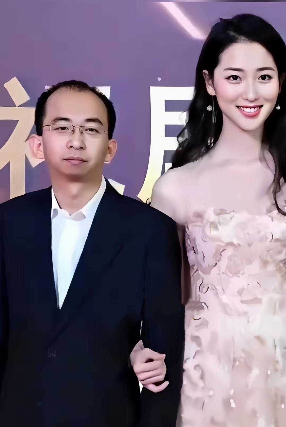 身家10亿娶绝美娇妻却遭全网嘲讽！巨兴茂孟久淇的婚姻撕开人性真相，颜值偏见有多可
