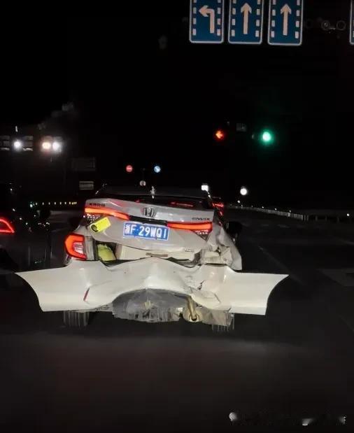 返程名场面！嘉兴一辆“破车”彻底火了？好多人拍到，再难也要回嘉！


这几天，返