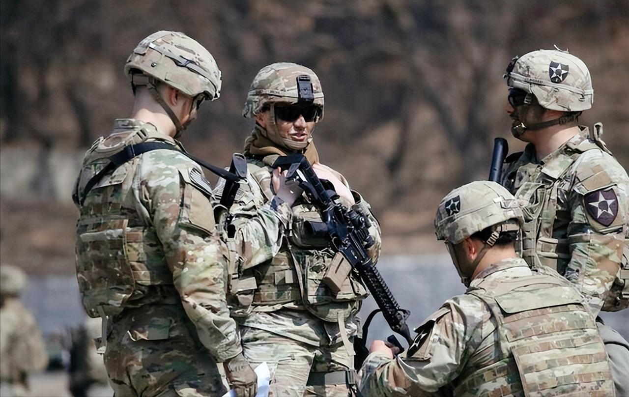 韩美联合军演这波是真“黄”了！原本说是“自由之盾”联合军演说推迟就推迟，连个新时