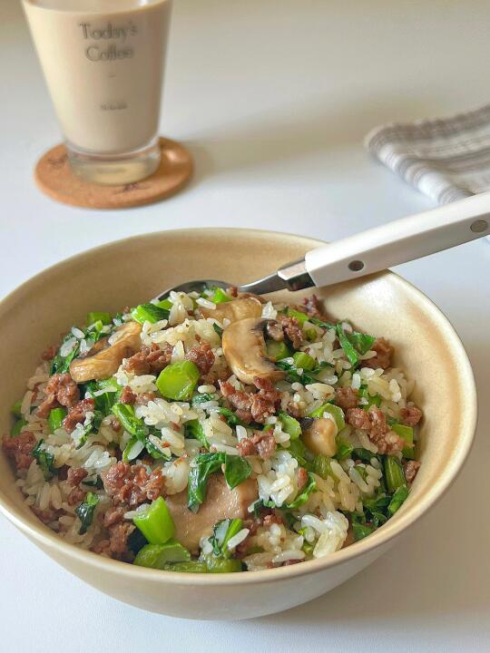 近期心头好🥬夏天超爱🧃菜心口蘑牛肉炒饭🍚