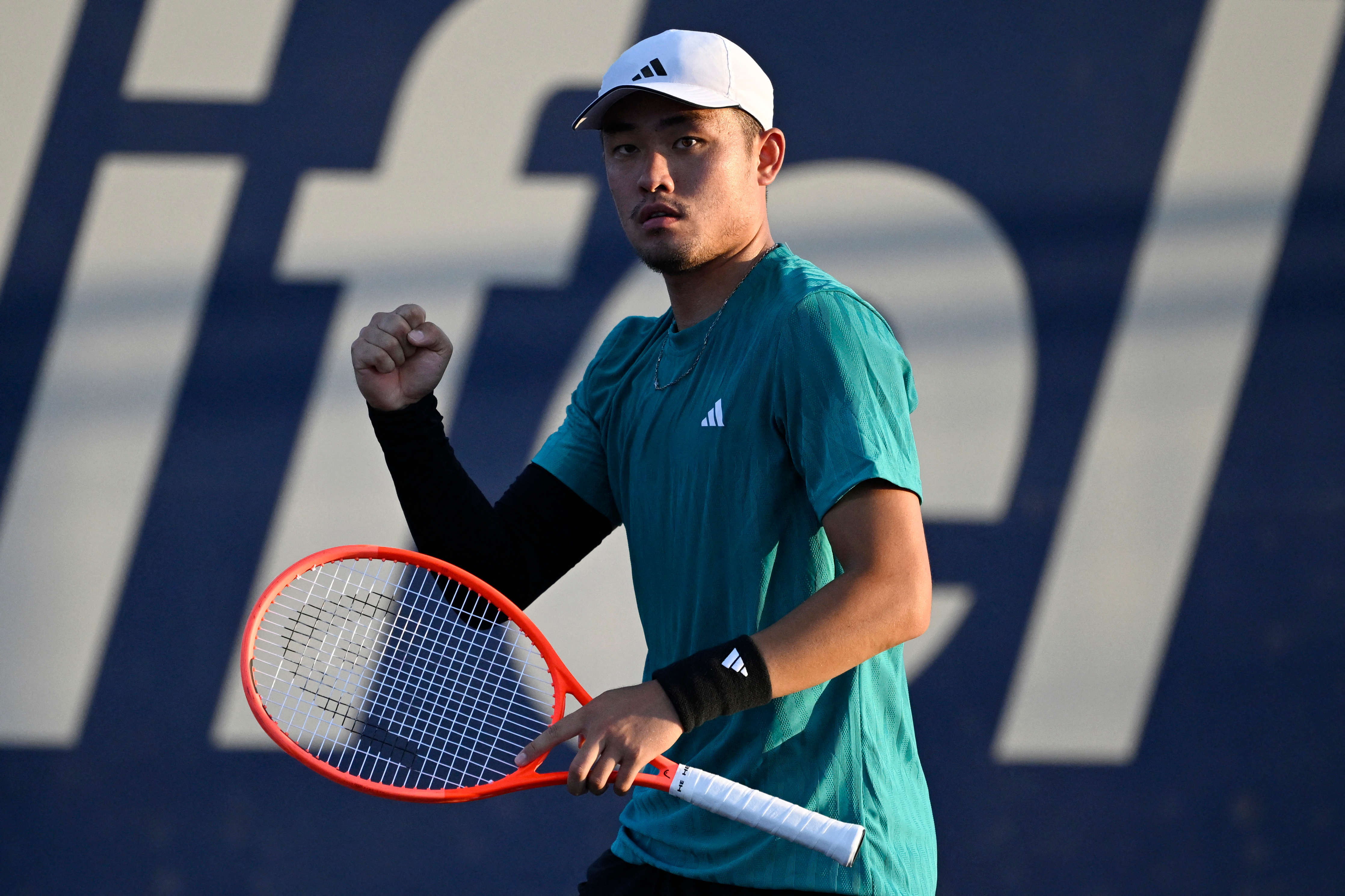 吴易昺晋级阿卡普尔科站八强👊ATP500阿卡普尔科站次轮，🇨🇳直落两盘，以