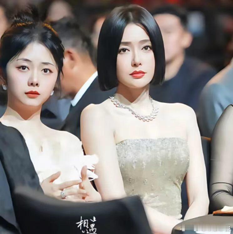 谭松韵录制的是向往的秦岚谭松韵对秦岚的依赖感好真实，这种双向奔赴的友情太治愈 