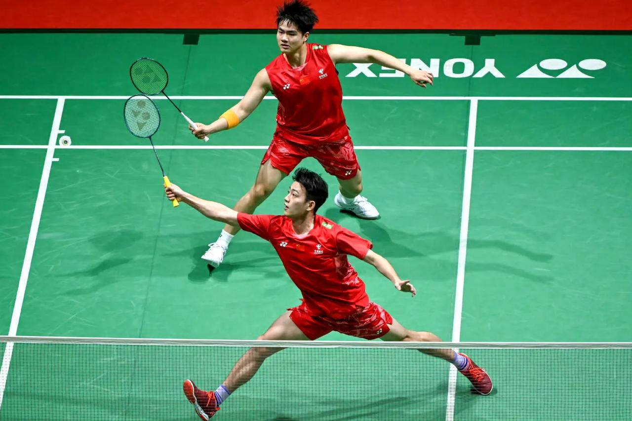 新加坡羽毛球公开赛梁王逆转晋级16强！梁伟铿/王昶🇨🇳VS🇯🇵三桥健也/