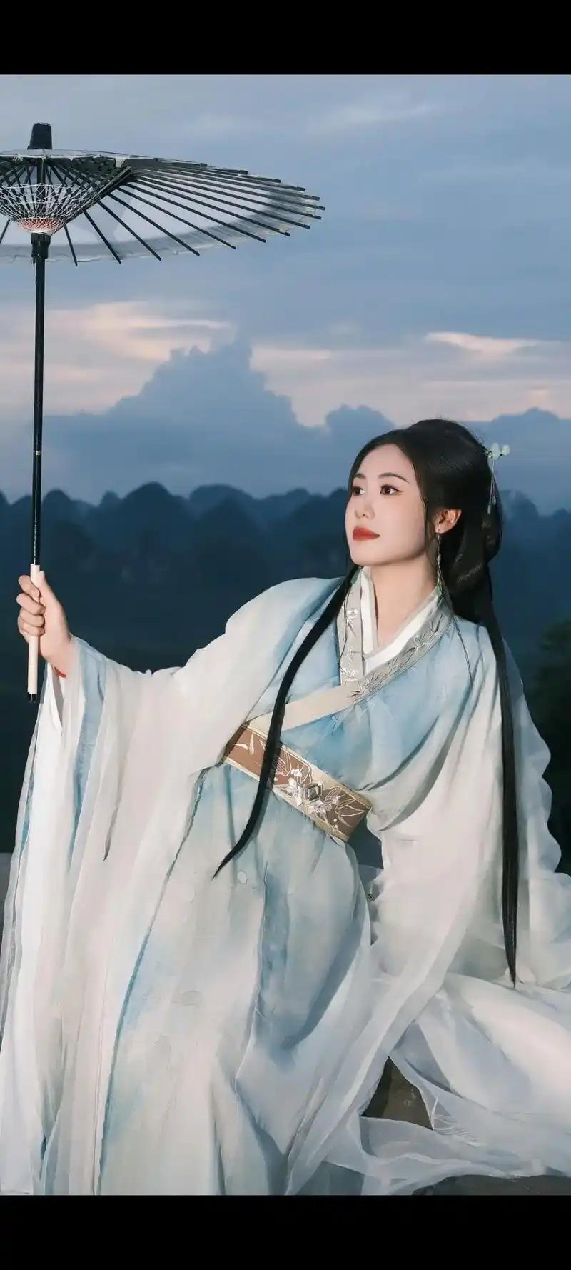 健康智慧对联
上联：风风雨雨人依旧，请赐下联。健康智慧
上联：风风雨雨人依旧
下