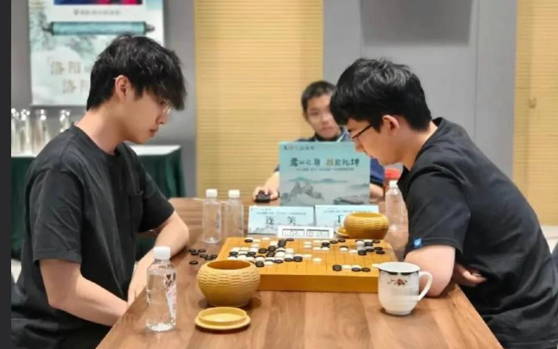 倡棋杯半决赛落户新加坡



倡棋杯中国职业围棋锦标赛由中国围棋协会、上海应昌期