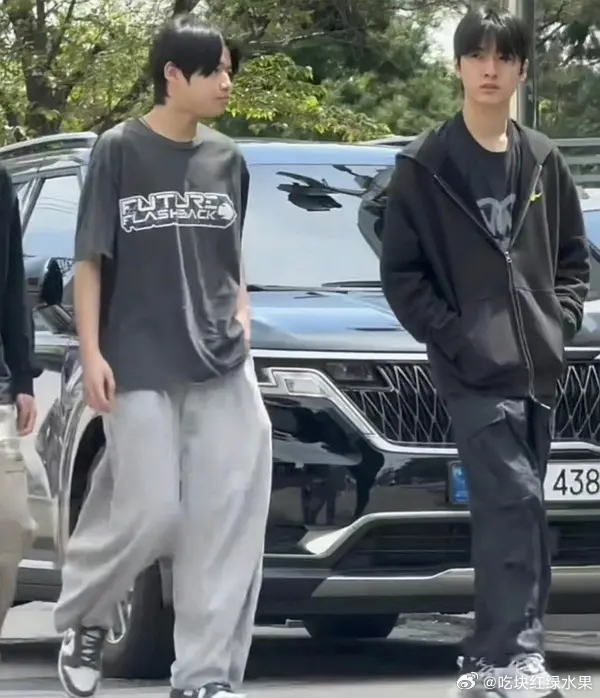 散了吧 YG新人男团墨孙长这样 
