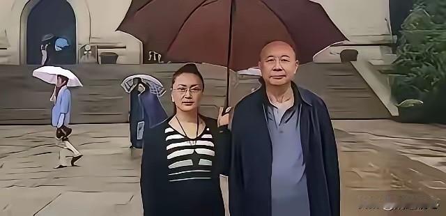 中国富豪千千万但牟其中可能是其中传奇色彩最浓的一位，其中最具传奇色彩的肯定是“罐