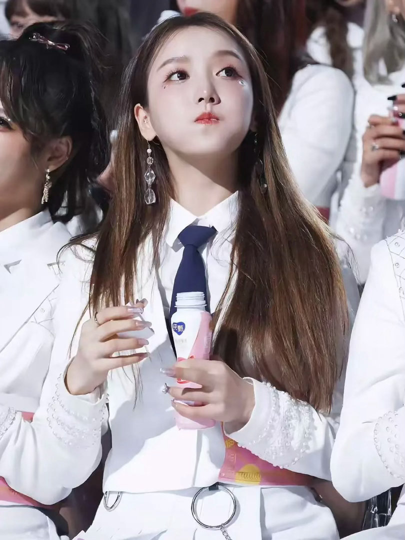 姜贞羽回应淘汰无限超越班  没有不甘，没有消沉，只有一句“从头再来”。这份从容，