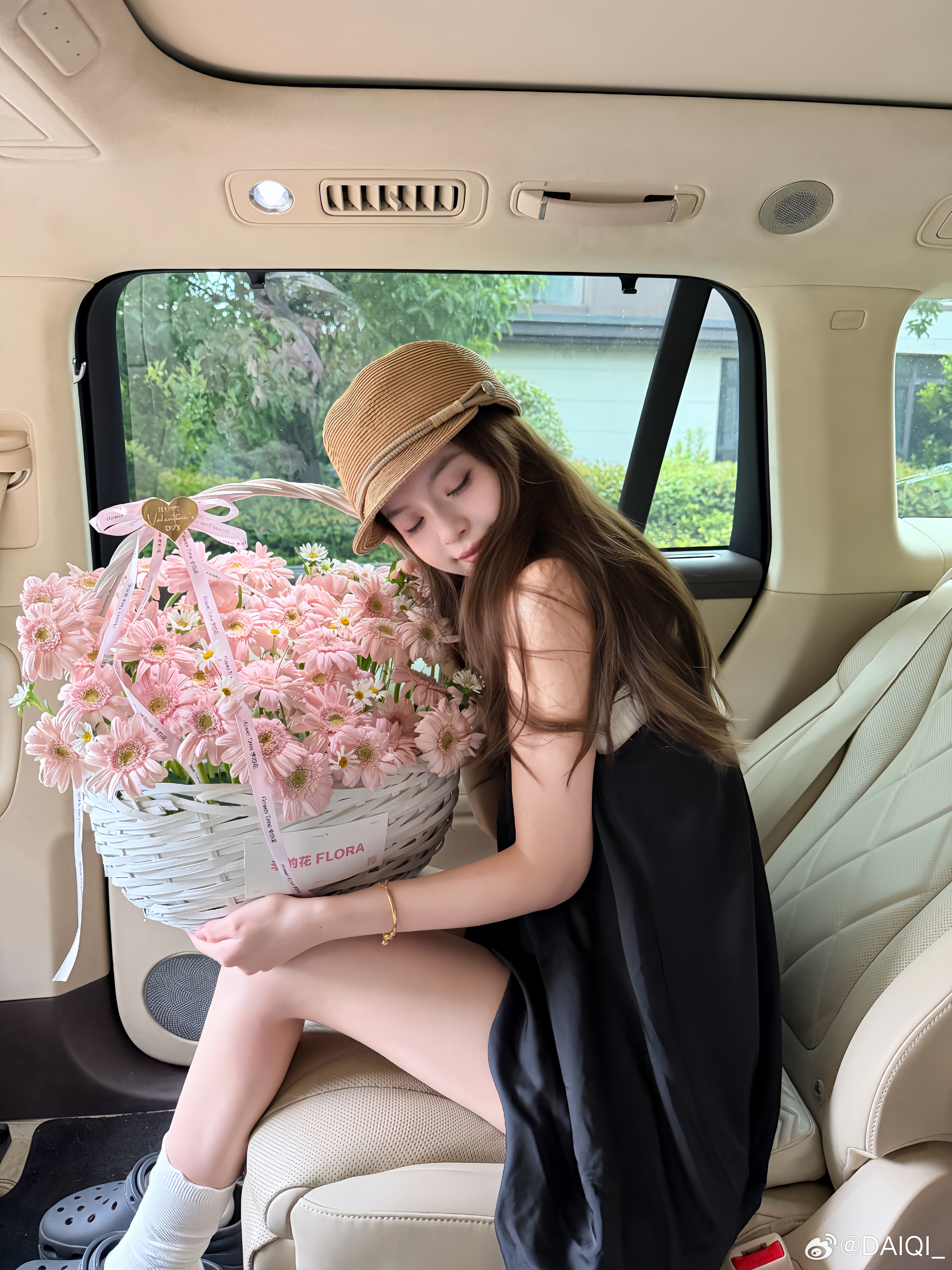 每个月的某一天都有这样的一幕 🌼💐🌸～ 