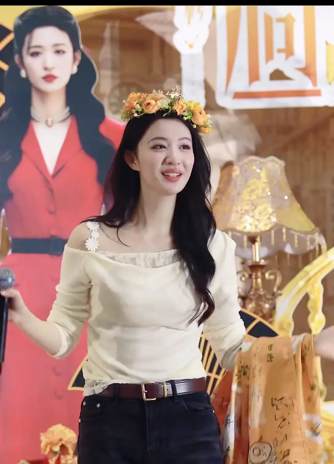 难怪你们都说王楚然像金星，她有点挑角度和打光，大部分时候都很美。 ​​​