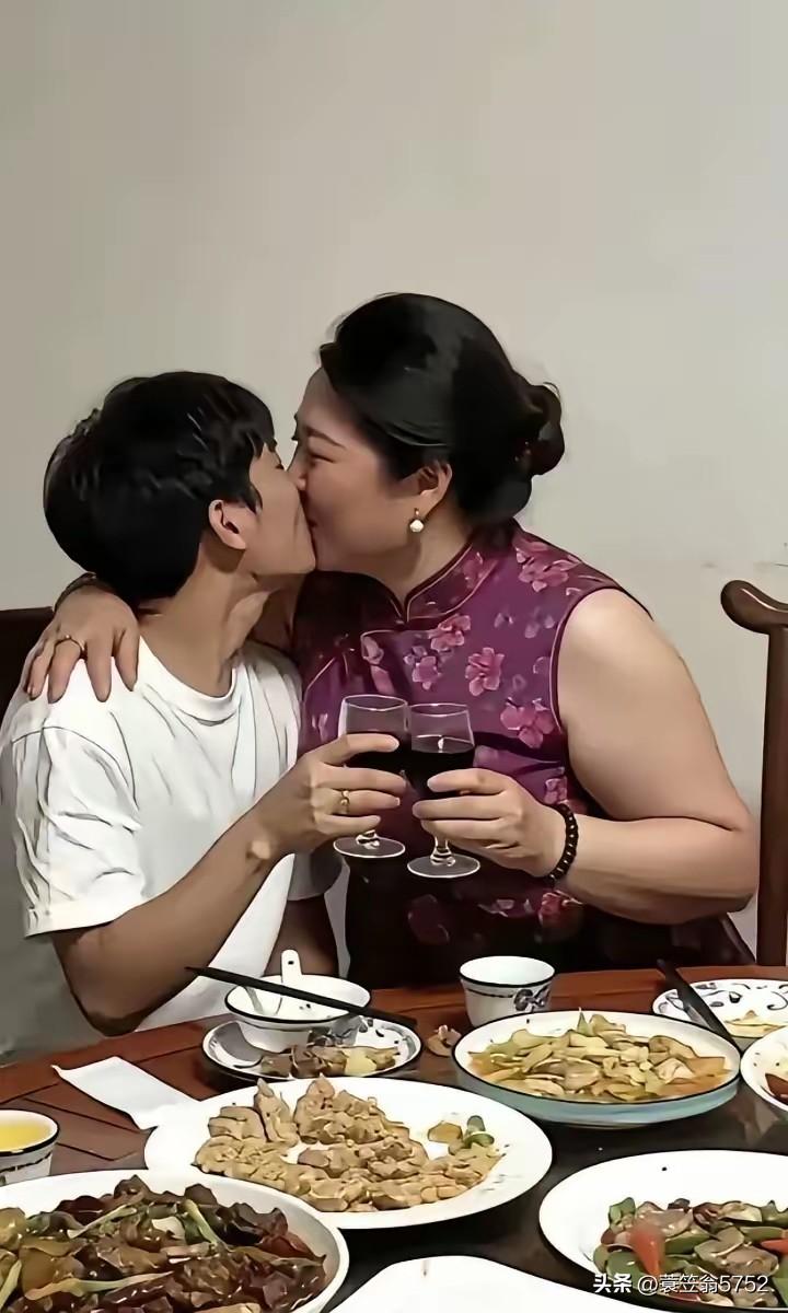 老牛吃嫩草确实，感情里从来不分男女，只分真心和套路。因为“情不自禁”
不管是谁，