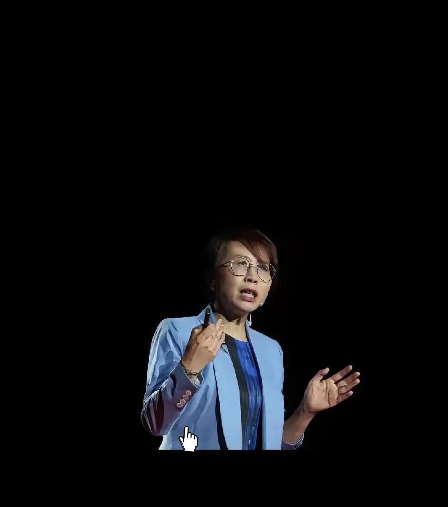 现在有一批从国外回来的，在西方国家有关机构的资助下，慢慢的在演变的我们国家，因为