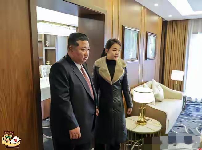 就在刚刚，
金正恩宣布一个重大决定，李雪主现场见证。

朝鲜官方媒体今天（12月