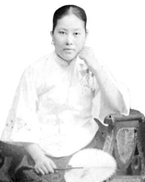 1925年秋，蚌埠车站门口悬挂了一颗头颅，其状血腥残忍，令人不寒而栗。该骇人的头