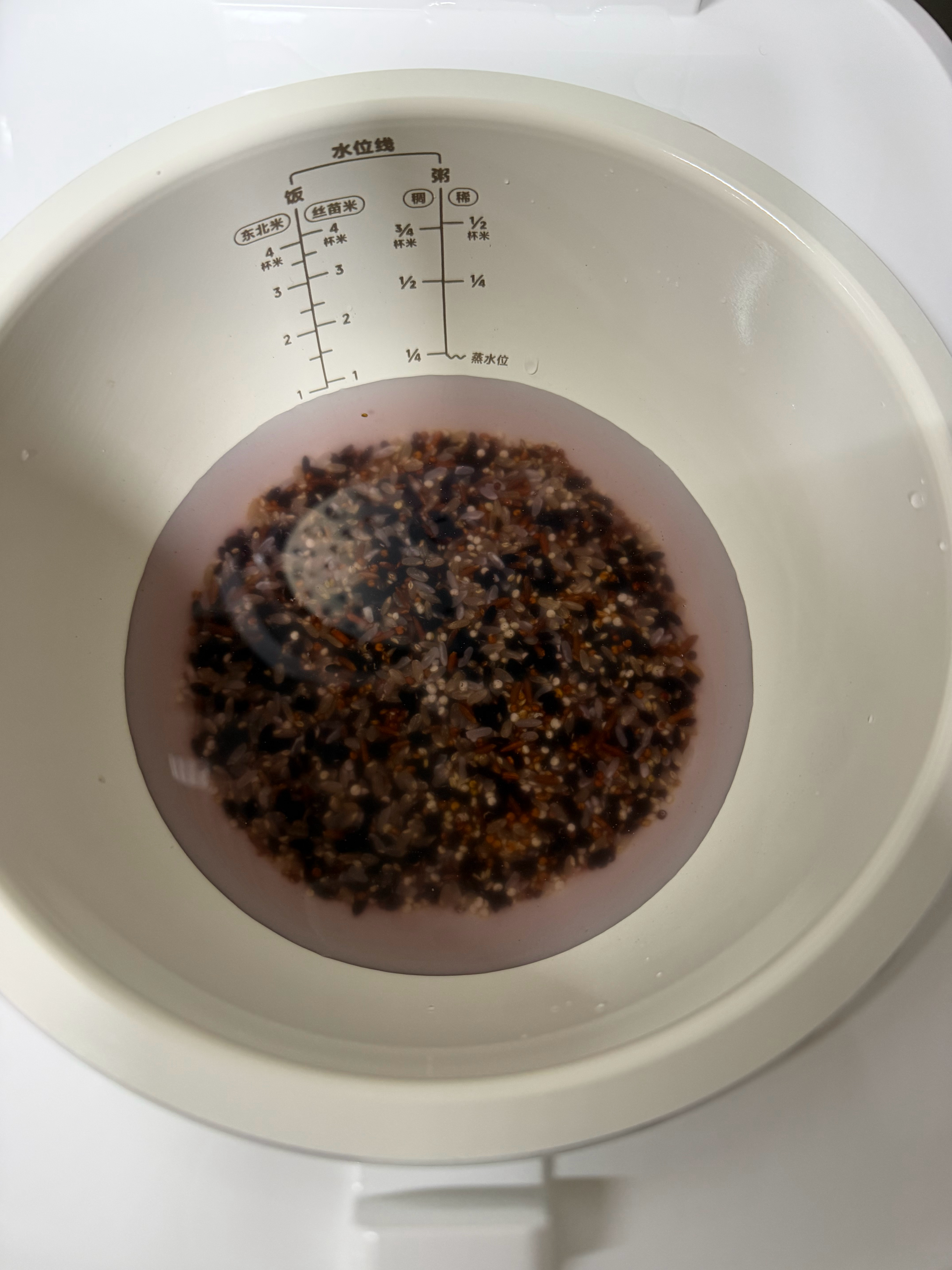 一个人煮饭吃饭，用米家IH电饭煲2，2L版本就对了，中午煮了点糙米饭，一个人吃刚